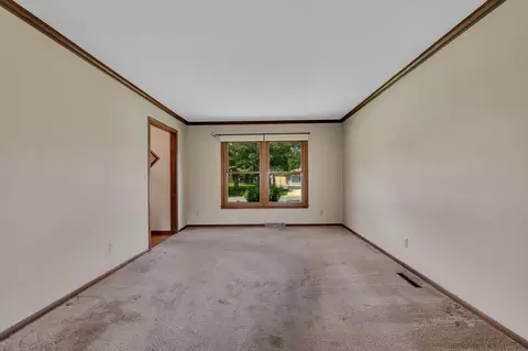 Living - 1044 Borgert Ave, Saint Cloud, MN 56303 photo 6 of 7