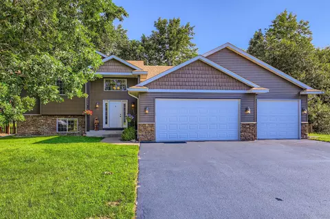 40224 Golden Way, North Branch, MN 55056