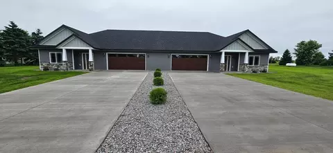 607 W Colfax St, Parkers Prairie, MN 56361