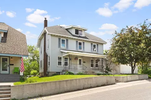 7 Marine Ct, Duluth, MN 55808