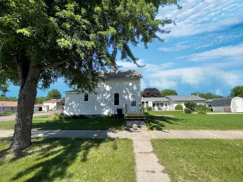 422 E Sanborn St, Springfield, MN 56087 photo 5