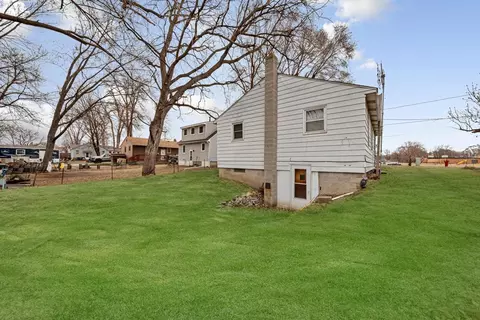 Exterior - 522 Hulett Ave, Faribault, MN 55021 photo 3 of 5