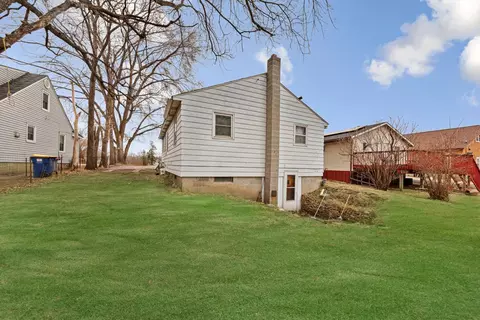Exterior - 522 Hulett Ave, Faribault, MN 55021 photo 4 of 5