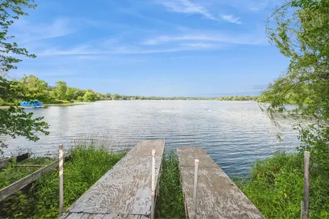 633 County Road B2 E, Little Canada, MN 55117