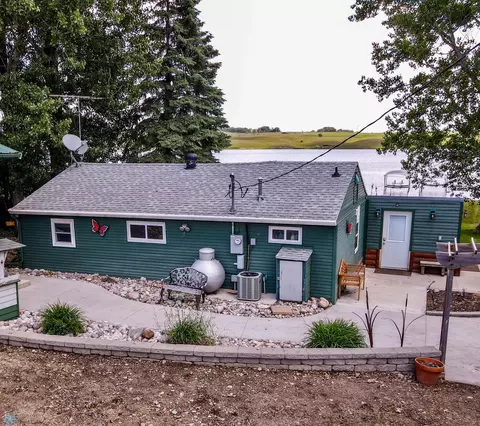 158 Lake Ave, Sibley, ND 58429