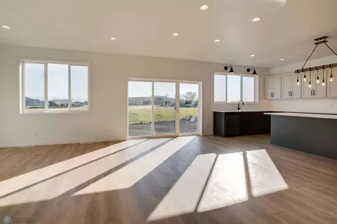 419 Reese Way, Mapleton, ND 58059 photo 6