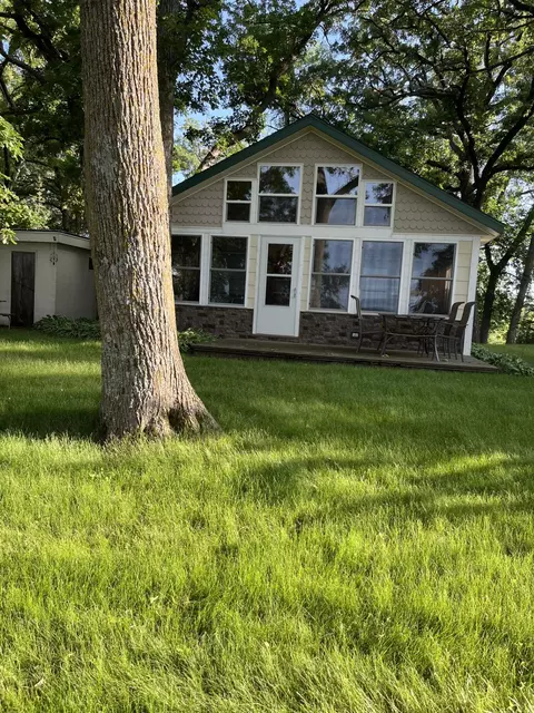 3733 Oakridge Rd NW, Alexandria, MN 56308