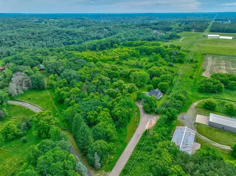 1199 Mckinley Dr, Hudson, WI 54016