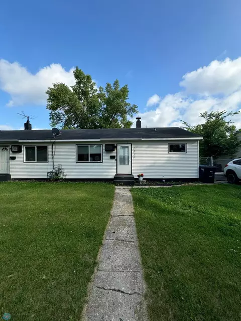 1822 7th Ave S, Fargo, ND 58103