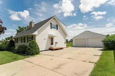 426 6th St NE, Stewartville, MN 55976