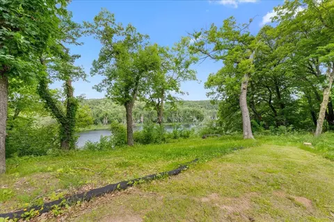 1488 Twin Springs Rd, Houlton, WI 54082