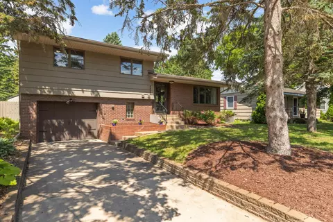 4835 Carolyn Ln, White Bear Lake, MN 55110