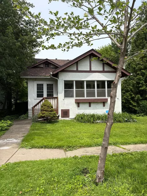 1089 24th Ave SE, Minneapolis, MN 55414