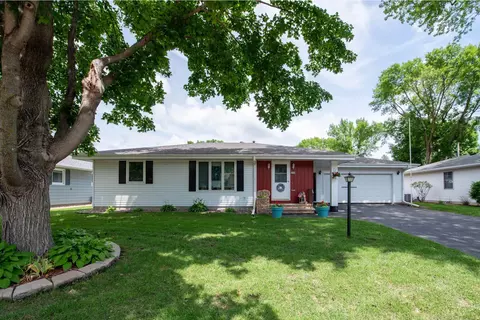 1704 Fair St, Mankato, MN 56001