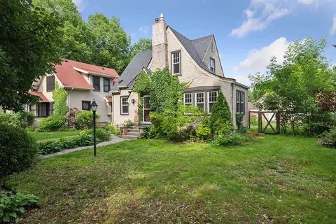 5105 35th Ave S, Minneapolis, MN 55417