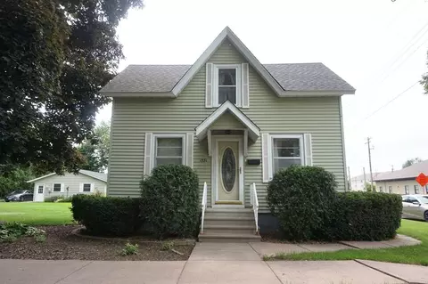 1531 Tainter St, Menomonie, WI 54751