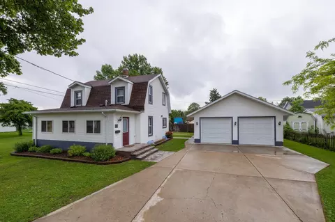 611 W Dwelle St, Lake City, MN 55041