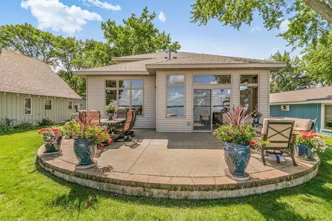 11448 Indian Beach Rd, Spicer, MN 56288