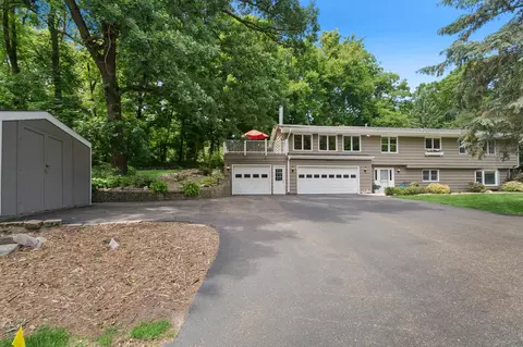 4590 Merrywood Ln, Excelsior, MN 55331