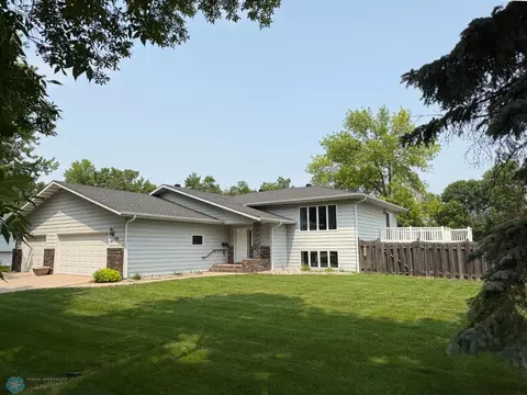 1901 25th Ave S, Fargo, ND 58103