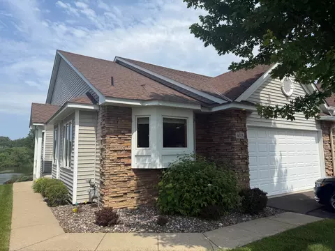 4813 Moon Lake Cir, White Bear Twp, MN 55127