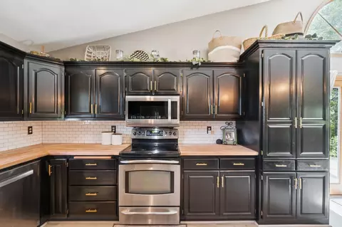 Kitchen - 6257 185th Ave SE, Becker, MN 55308 photo 3 of 3