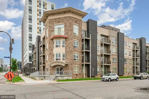 2600 University Ave SE #318, Minneapolis, MN 55414