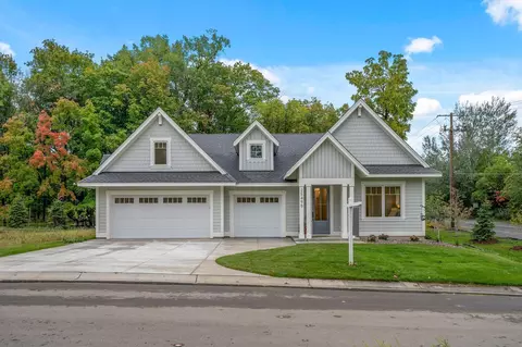 25330 Park Ln, Excelsior, MN 55331