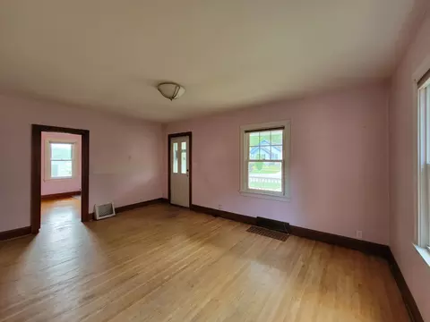 Living - 917 S 7th St, Brainerd, MN 56401 photo 1 of 1