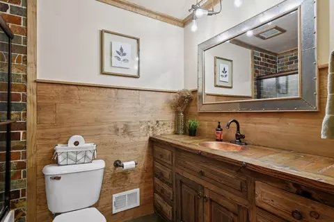 Bath - 6044 Ridgewood Rd, Mound, MN 55364 photo 1 of 3