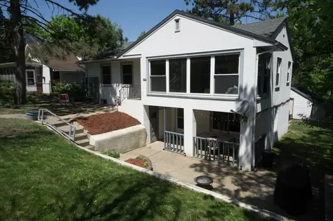 2417 S Avenue Ave E, North Saint Paul, MN 55109