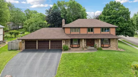 9079 Hyland Creek Cir, Bloomington, MN 55437