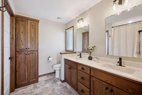 Bath - 2333 40th Ave S, Saint Cloud, MN 56301 photo 1 of 2