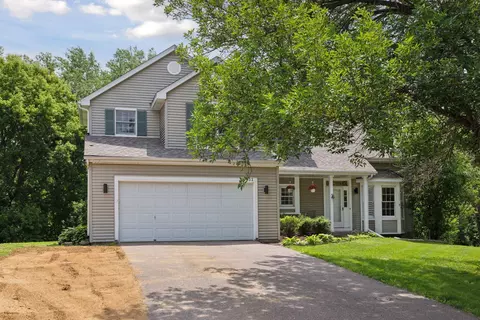 6451 Devonshire Dr, Chanhassen, MN 55317