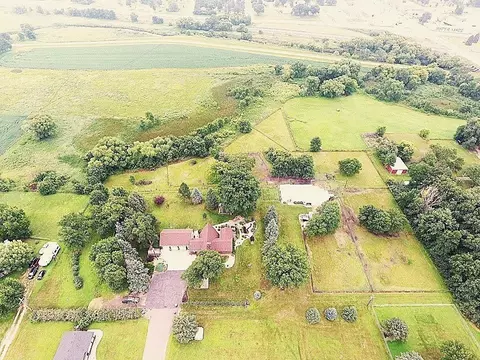 511 4th St W, Jasper, MN 56144