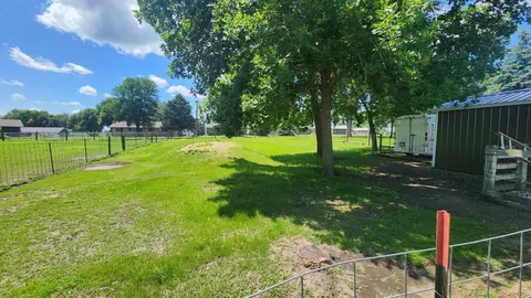 Exterior - 511 4th St W, Jasper, MN 56144 photo 13 of 18