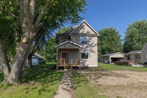 269 S Chestnut St, Ellsworth, WI 54011