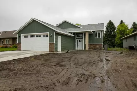 2216 Lake Ave, New Ulm, MN 56073