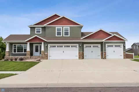 6703 Ashwood Loop, Fargo, ND 58104