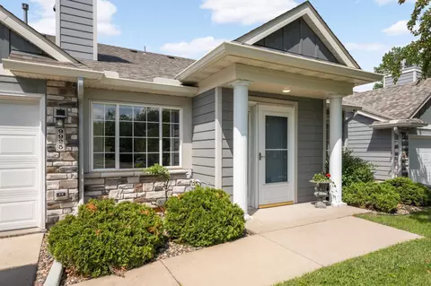 9925 Tamarack Cv, Woodbury, MN 55125