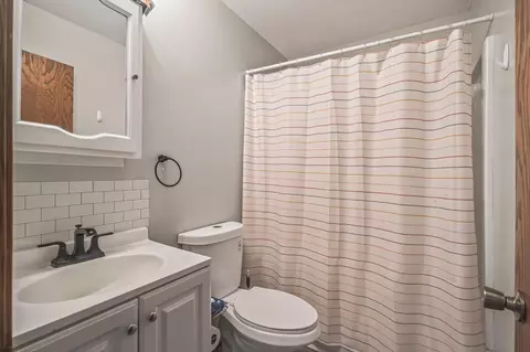 Bath - 800-802 Parkview Ln, Champlin, MN 55316 photo 2 of 3