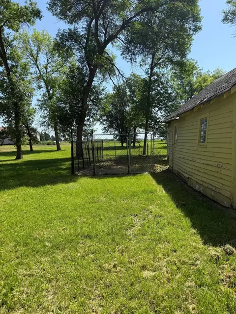 508 4th St S, Hoffman, MN 56339 photo 3