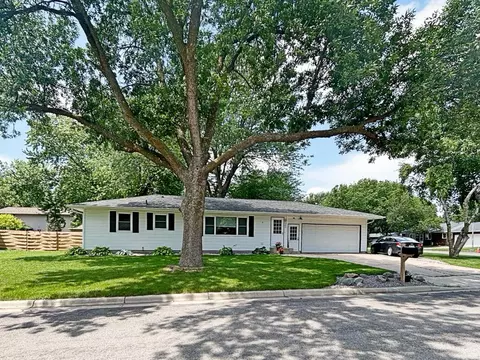 400 Morten Dr, Redwood Falls, MN 56283