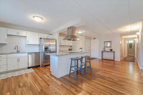 10411 Cedar Lake Rd #219, Minnetonka, MN 55305