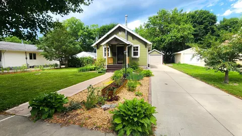 915 8th Ave SE, Rochester, MN 55904