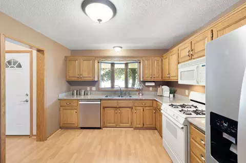 Kitchen - 6722 116th Cir, Champlin, MN 55316 photo 1 of 2