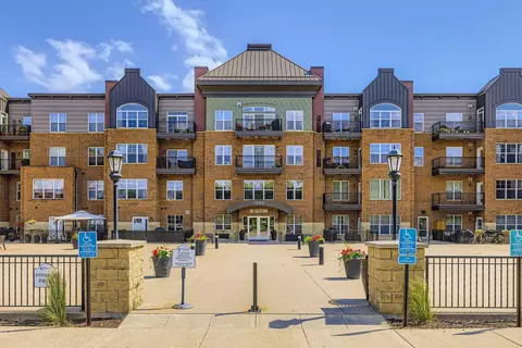 1800 Graham Ave #303, Saint Paul, MN 55116