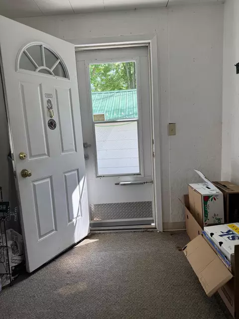 Entry Way - 413 3rd Ave SE, Baudette, MN 56623 photo 1 of 1