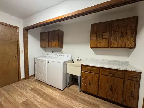 605 Arbor Ct, Marshall, MN 56258 photo 10