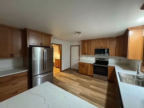605 Arbor Ct, Marshall, MN 56258 photo 7